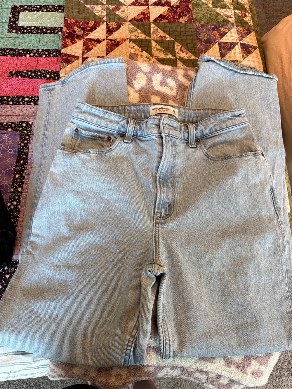Abercrombie and Fitch Curve Love 90s Relaxed High Rise Jean - Picture 3 of 5